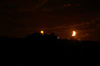 Mond über dem Steinsberg mit Wolken