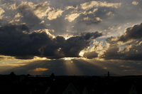 Sonnenstrahlen mit Heissluftballons